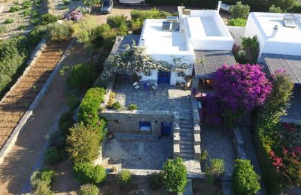 Sophia Villa Paros - Beachfront Villa at Lolantonis - Photo 54