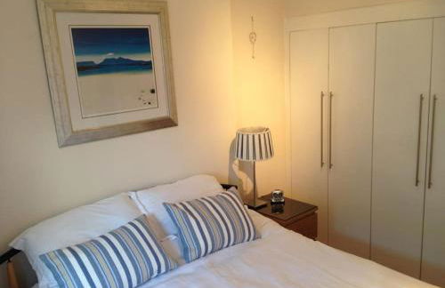 Millport Beach Apartment, Crichton St, sea views - Photo 14