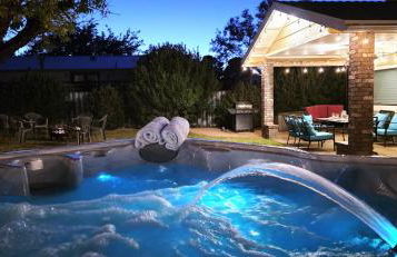 Hot Tub, Pool Table, Swing Sets, Theater, Kayaks - Foto 1