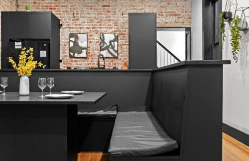 Unique Black Home in the Heart of Shelby Park - Foto 12