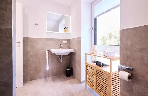 Xzllenz - 4 Schlafzimmer, Zentral, Parken, U-Bahn, 2 Bäder, 4 Smart-TV, optional Einzelbett - Foto 16