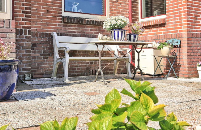 Characteristic Country House With Wellness - Foto 28