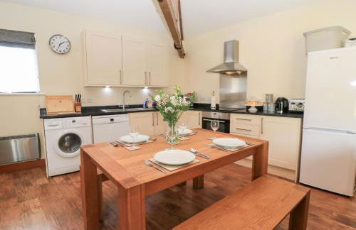 Corner Barn - Photo 8