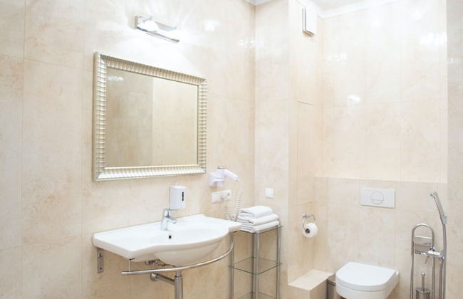 MinskLux Apartments Deluxe 1 bedroom on Nezavisimosti ave. 13 - Photo 13