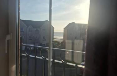 Sea Escape The Tardiis Beachfront location Aberavon beach Sea Views Driveway parking - Foto 47