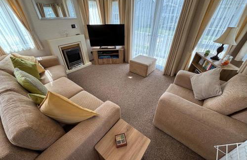 L60, Two bedroom caravan - California Cliffs, Parkdean Resort, Scratby - Sleeps 6, bed linen, towels plus Wi-Fi included - Sorry no pets - Foto 7