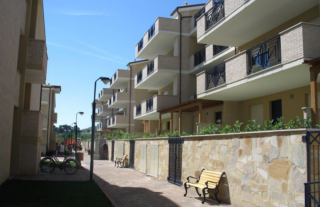 Green Bay Village - Photo 13