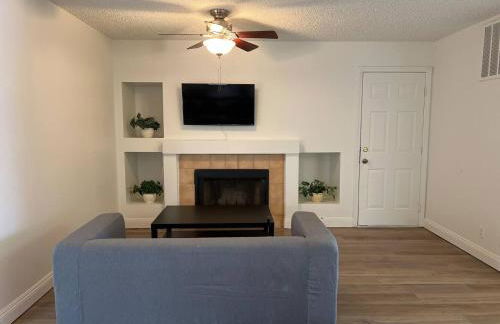 Extended Stay 3 or 4 Beds Cozy Smart Home Living - Photo 22