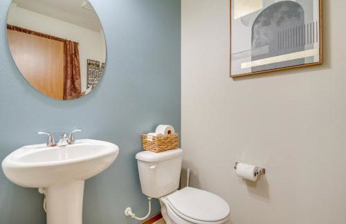 Walk to Trails and Golf Sedro-Woolley Retreat! - Foto 24