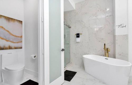 The Suite Spot! Downtown Skyline Views! Sleeps 12 - Foto 17