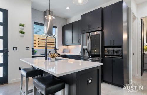 Luxury 2BR 2BA East Austin retreat w yard, deck and garage parking by Austin Vacay - Foto 44