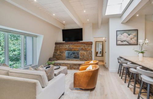 1 Block to Gondola Updated Top-Floor 2BR 2BA - Foto 27