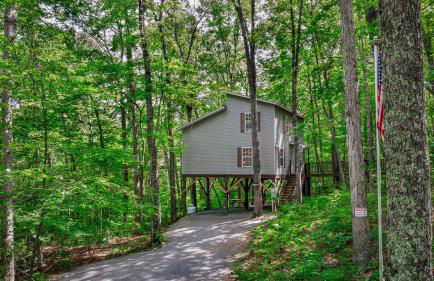 Peaceful Hideaway Treehouse near Little River Canyon - Foto 36