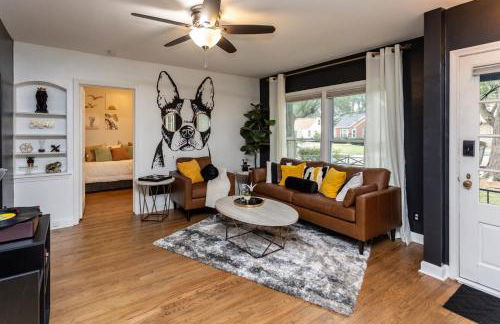 Near Drake/Downtown packed w/Amenities - Hot Tub - Movie Theater - Photo 20