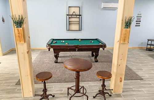 Luxury Log Cabin Lakefront, Game room & Fire Pit, - Foto 27