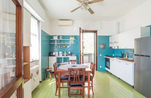 Teo s House private parking and lake view - Photo 10