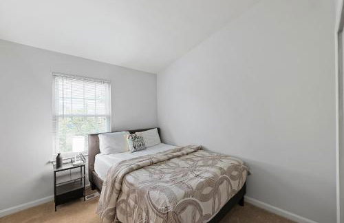 Spacious 3BR Townhouse with Balcony & Gym - Foto 20