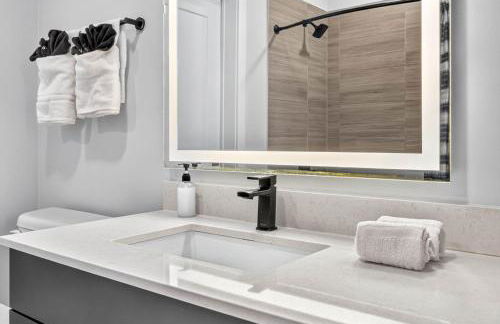 Comfy and Stylish1BD Close to Raymond James - Foto 26