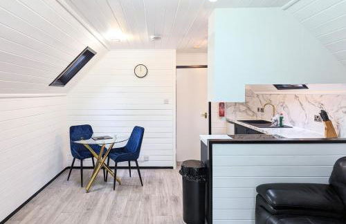 Danu 1A -Hot Tub-Perth-Pet Friendly-Luxury-Romantic - Photo 7