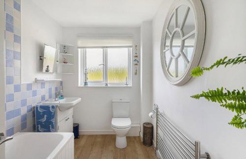 Stunning House Seconds from beach, Sleeps up to 12 - Foto 19