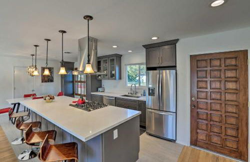 Oceanside Home with Patio and Grill, Walk to Beach! - Foto 7