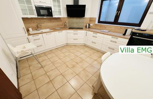 Luxury Ferienhaus Spa Villa Gernsbach mit Pool, Sauna, Garten, Kamin bis 22 Personen - Foto 2