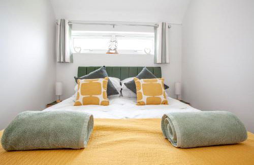 Stylish & Lovely Studio with Parking In New Forest! - Foto 2