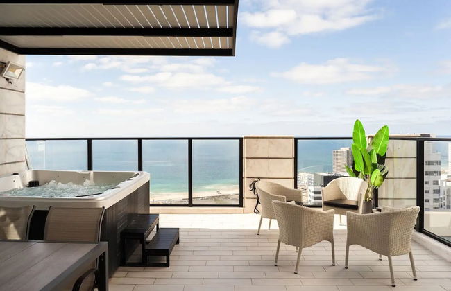 Luxury Penthouse on High Floor with Hot Tub - Foto 34