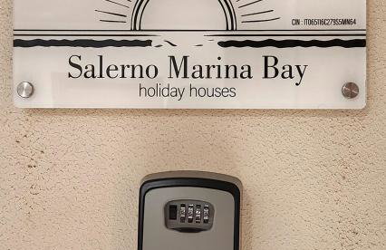 Salerno Marina Bay - Modern Apartments with Balcony & Free Parking - Photo 8