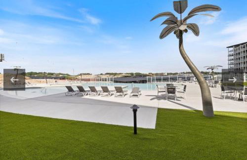 Topsider Condo w/ Stunning Lake Views, Shuffleboard & King Beds - Foto 43