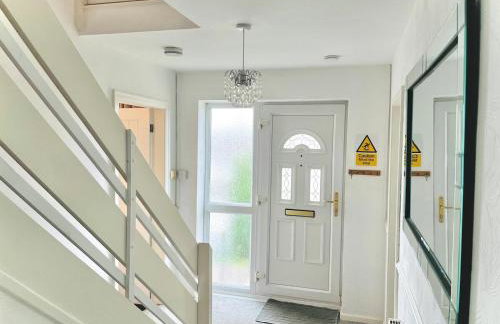 Lovely 4-bed home sleeps 8 Nr Bolton Stadium & M61 - Photo 45