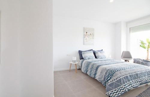 Global Properties, Apartamento con terraza y vistas a la piscina en Gran Canet - Photo 19