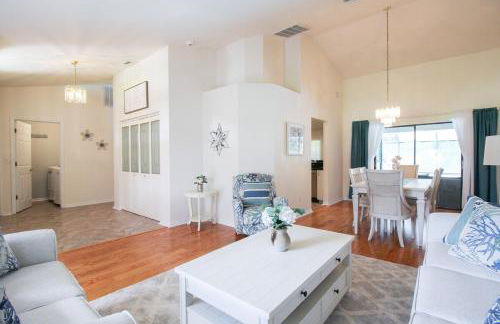 Elegant 3BR 2BA Private Pool Home - Foto 11