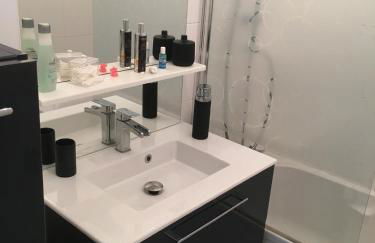 2 Pièces - Quartier Calme - Parking gratuit - Foto 8