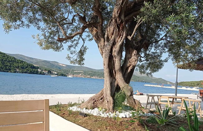 Coastal Apartment - Sleeps 6, Balcony & Parking - Foto 34