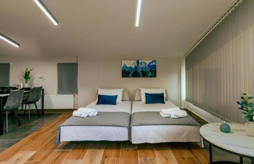 ARTica condo - Photo 26