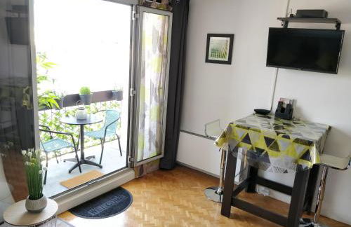 Le Parisien T1Antony-Berny by Beds4Wanderlust - 35m2 avec Balcon - Aéroport Orly 5miles - Train Station RER B ORLYVAL 1mile - Foto 22