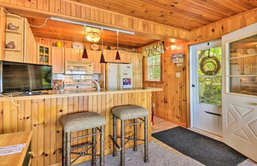 Waterfront Wellesley Island Getaway w/ Deck! - Foto 11