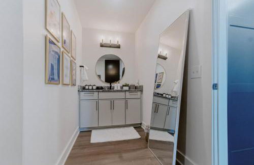 Husker Home TEN40 is in the heart of Downtown Lincoln where you can walk to Haymarket & UNL - Foto 20