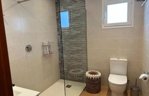 Beautiful villa with pool and stunning view - Foto 18