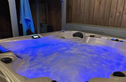 Ocean View 2BR w Hot Tub, Sauna & Wraparound Deck - Steps to Beach - Photo 30