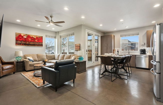 Elegant Oasis - Fireplaces, King Beds, Mtn Views! - Foto 16