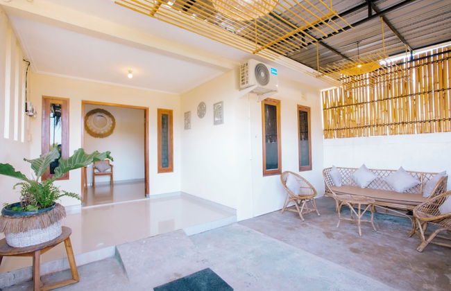 Villa New D'Bamboo by Plesirhatiyogja - Foto 24