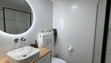 Modern apartment with pool, 5 minutes from the beach - Foto 5, towels, Shower