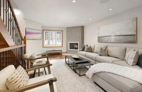 Central AC, Updated 4 BR, 4-5 BA Townhouse, Pool - Foto 1