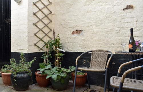 Old Town Cottage - Photo 18