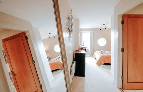 Bay View Apartment, by Solace Stays - Photo 12