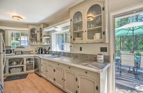 1 Mi to Jenkinson Lake: ‘Apple’s Chalet’ w/ Deck - Foto 10