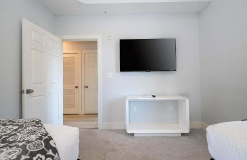 WorldQuest 3BR Condo 10 min to Epcot - Foto 54