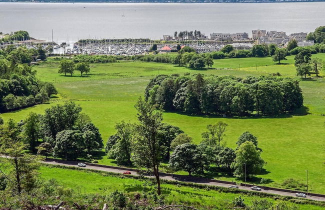 Beautiful 2-bed Apartment in Inverkip Great Garden - Foto 33